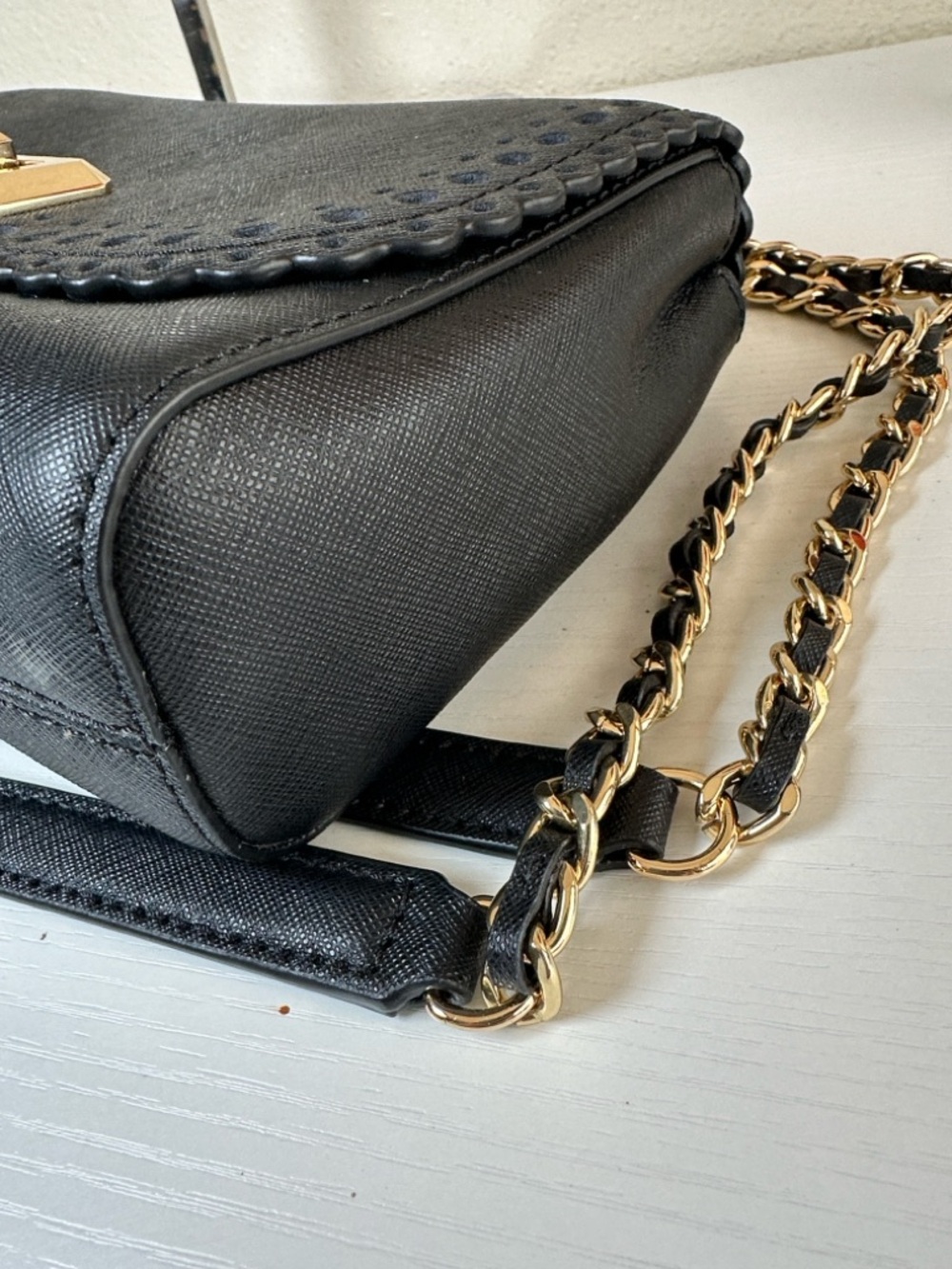 Michael Kors Black Shoulder Bag with Gold Chain - Picture 7 of 15